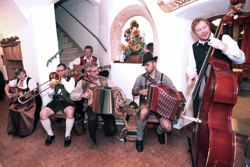 Hotel - Wirts'Haus "Zum Schweizer" لوفر المظهر الخارجي الصورة