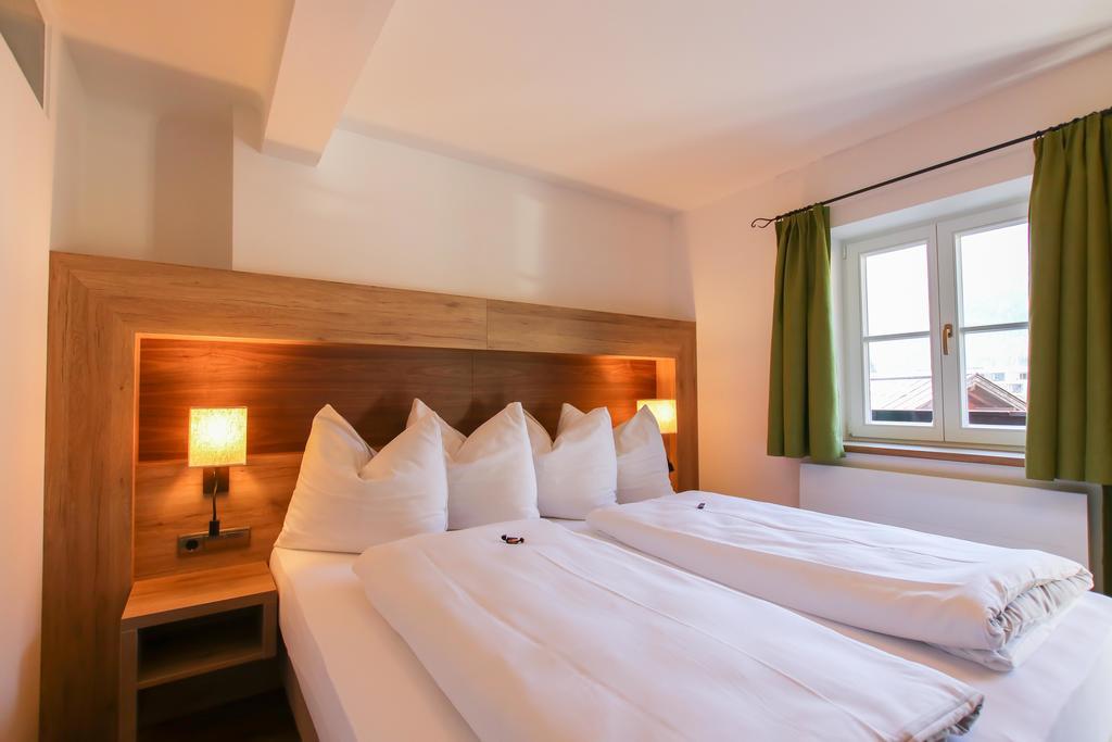 Hotel - Wirts'Haus "Zum Schweizer" لوفر المظهر الخارجي الصورة